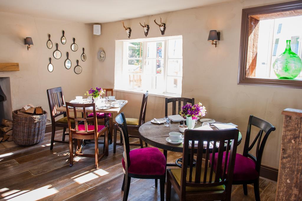 The White Hart, Overton Exterior photo