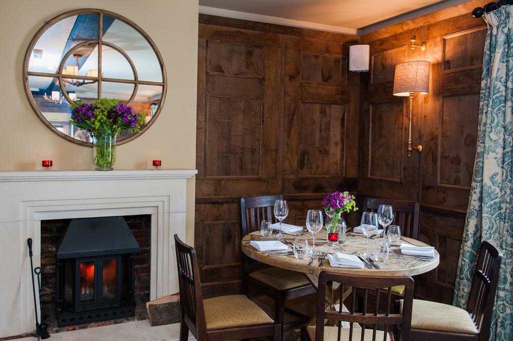 The White Hart, Overton Exterior photo