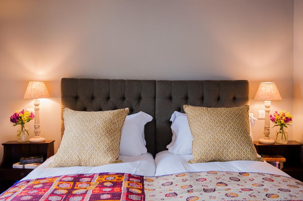 The White Hart, Overton Room photo