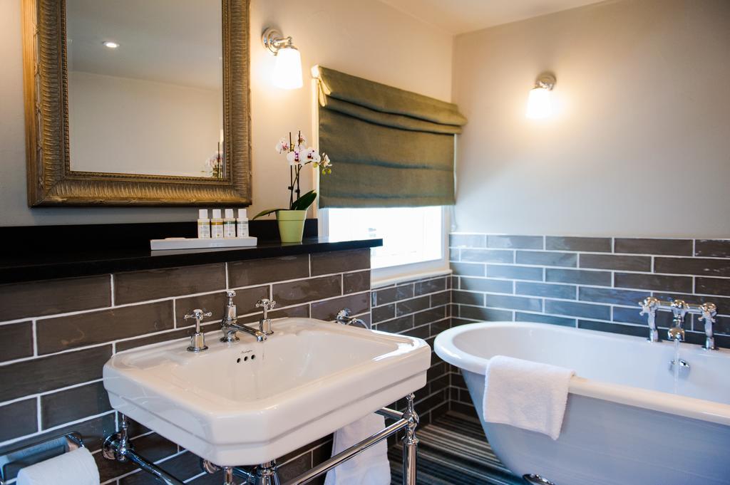 The White Hart, Overton Room photo